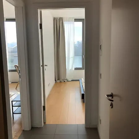 V Eurovea S Uzasnym Vyhladom Na Dunaj Bratislava