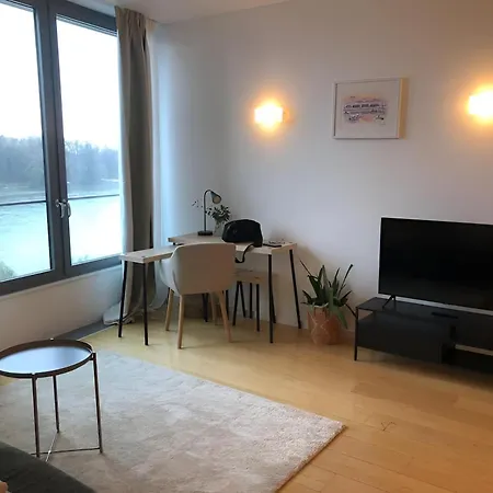 Apartment V Eurovea S Uzasnym Vyhladom Na Dunaj