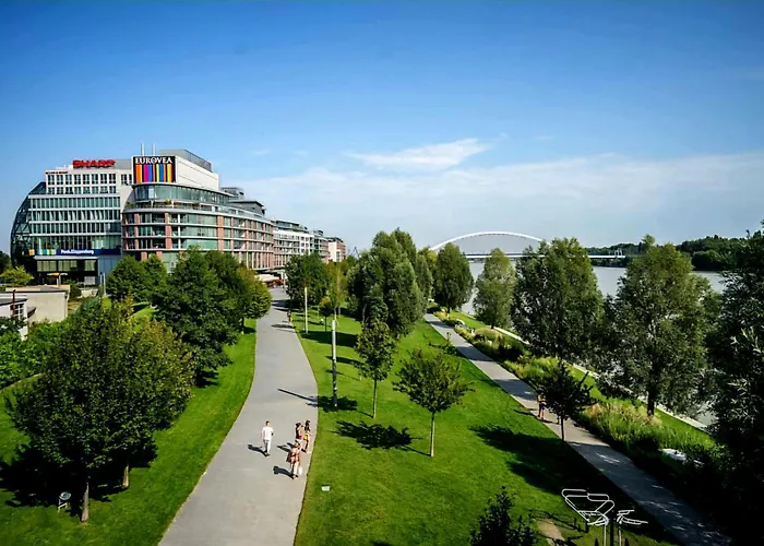 V Eurovea S Uzasnym Vyhladom Na Dunaj Apartament *